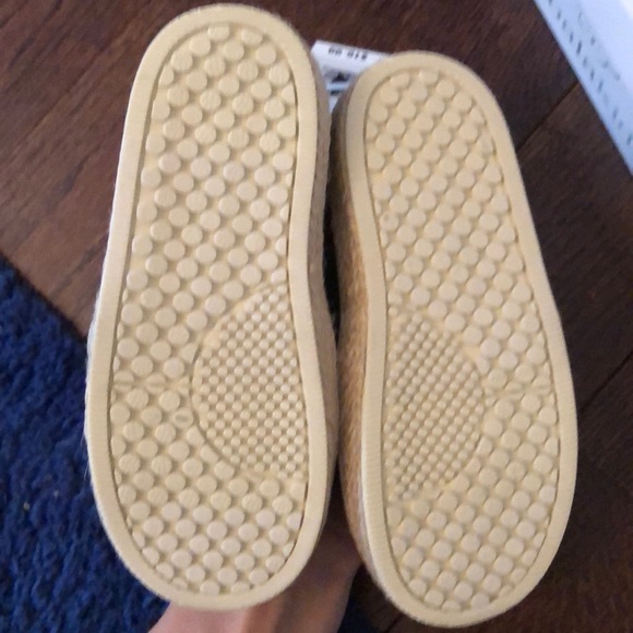 NWT Boys Shoes - Picture 3 of 4